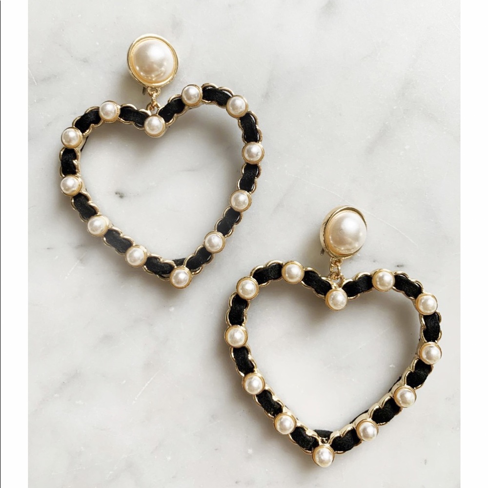 Carmen Heart Earrings- Black